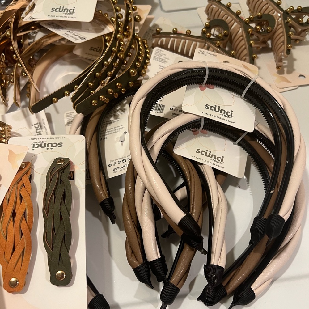 Scunci Hair Accessories - Picture 3 of 5